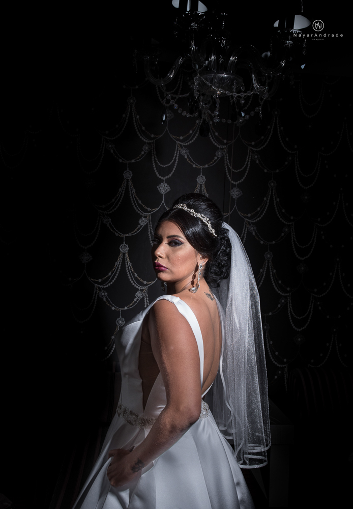 Casamento noturno tematico exclusivo com casal estiloso fotos envolvendo efeitos especiais de fogo e chuva no buffet orion e assessoria jean michel  noiva veste santos maison e noivo veste ricardo almeida fotografia nayara andrade imagiart