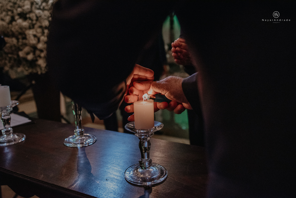 Casamento noturno tematico exclusivo com casal estiloso fotos envolvendo efeitos especiais de fogo e chuva no buffet orion e assessoria jean michel  noiva veste santos maison e noivo veste ricardo almeida fotografia nayara andrade imagiart