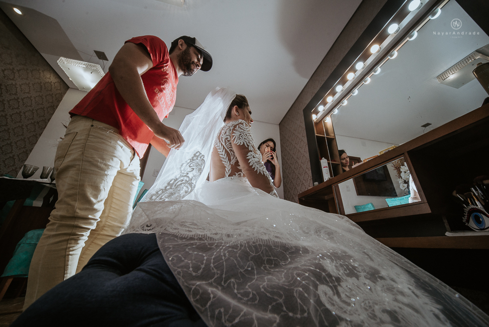 casamento realizado na igreja e salao tremendao em santos noiva com vestido modelo esclusivo de estilista assessoria jean michel cerimonial e beleza yan rodrigues make and hair casamento com detalhes rusticos e homenagem a nossa senhora aparecida 