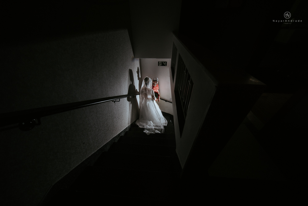 casamento realizado na igreja e salao tremendao em santos noiva com vestido modelo esclusivo de estilista assessoria jean michel cerimonial e beleza yan rodrigues make and hair casamento com detalhes rusticos e homenagem a nossa senhora aparecida 