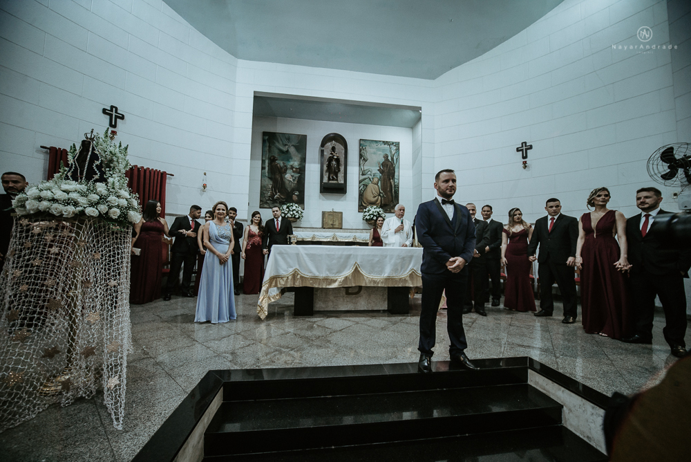 casamento realizado na igreja e salao tremendao em santos noiva com vestido modelo esclusivo de estilista assessoria jean michel cerimonial e beleza yan rodrigues make and hair casamento com detalhes rusticos e homenagem a nossa senhora aparecida 