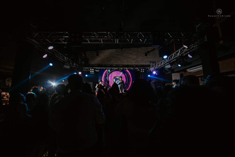 casamento realizado na igreja e salao tremendao em santos noiva com vestido modelo esclusivo de estilista assessoria jean michel cerimonial e beleza yan rodrigues make and hair casamento com detalhes rusticos e homenagem a nossa senhora aparecida 