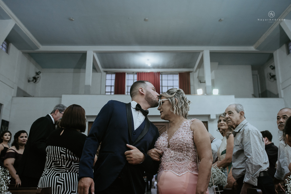 casamento realizado na igreja e salao tremendao em santos noiva com vestido modelo esclusivo de estilista assessoria jean michel cerimonial e beleza yan rodrigues make and hair casamento com detalhes rusticos e homenagem a nossa senhora aparecida 