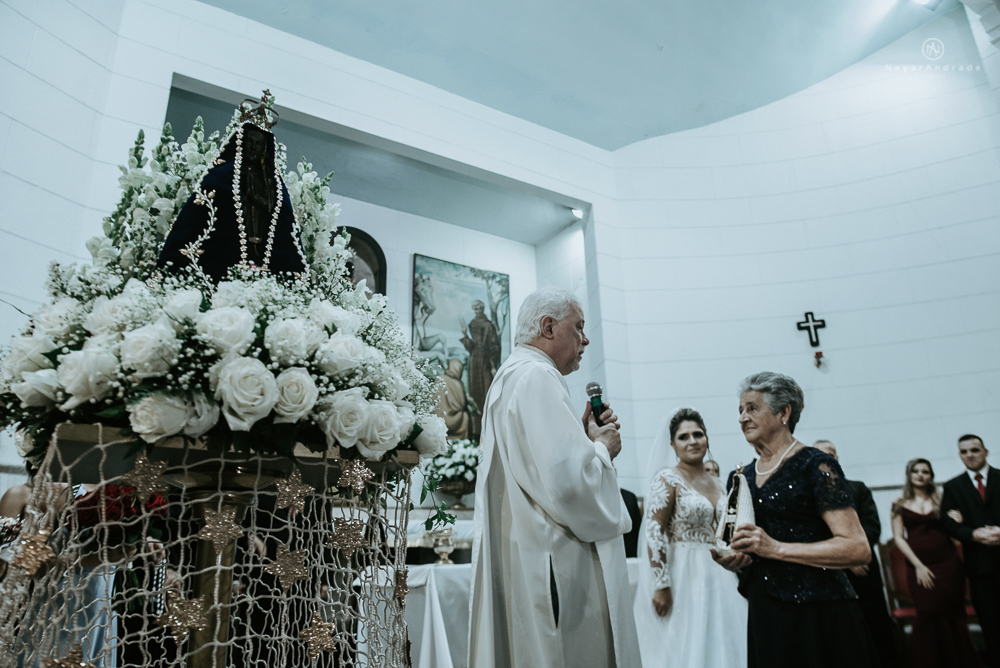 casamento realizado na igreja e salao tremendao em santos noiva com vestido modelo esclusivo de estilista assessoria jean michel cerimonial e beleza yan rodrigues make and hair casamento com detalhes rusticos e homenagem a nossa senhora aparecida 