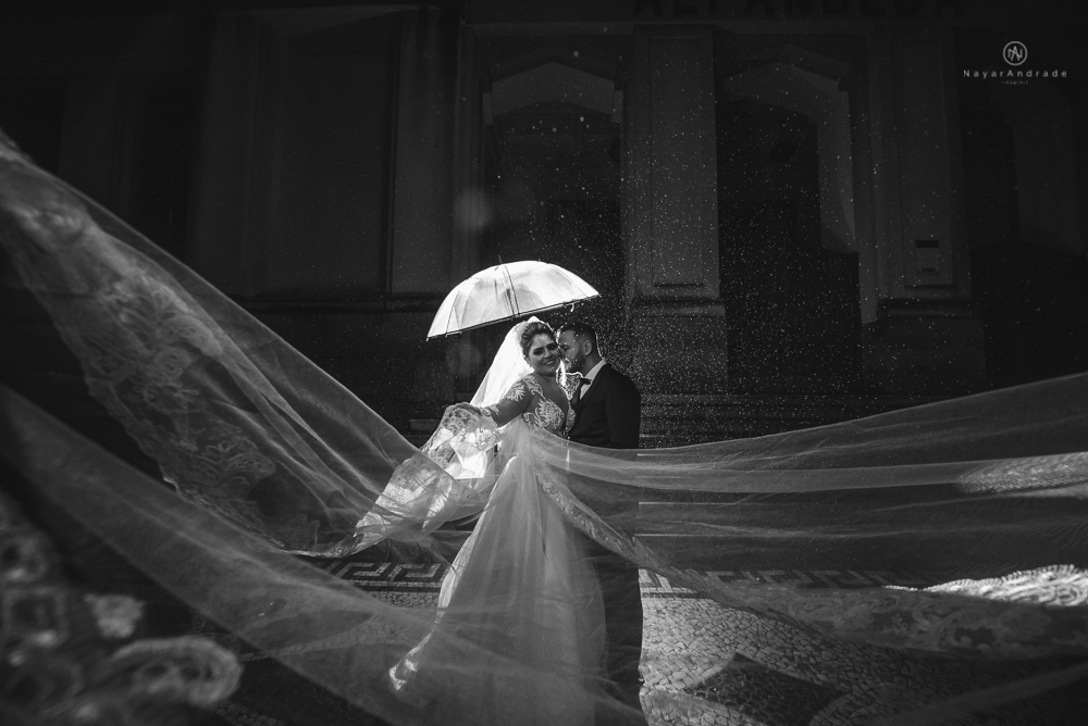 casamento realizado na igreja e salao tremendao em santos noiva com vestido modelo esclusivo de estilista assessoria jean michel cerimonial e beleza yan rodrigues make and hair casamento com detalhes rusticos e homenagem a nossa senhora aparecida 