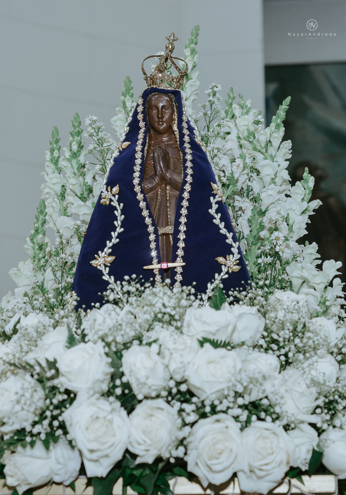 casamento realizado na igreja e salao tremendao em santos noiva com vestido modelo esclusivo de estilista assessoria jean michel cerimonial e beleza yan rodrigues make and hair casamento com detalhes rusticos e homenagem a nossa senhora aparecida 