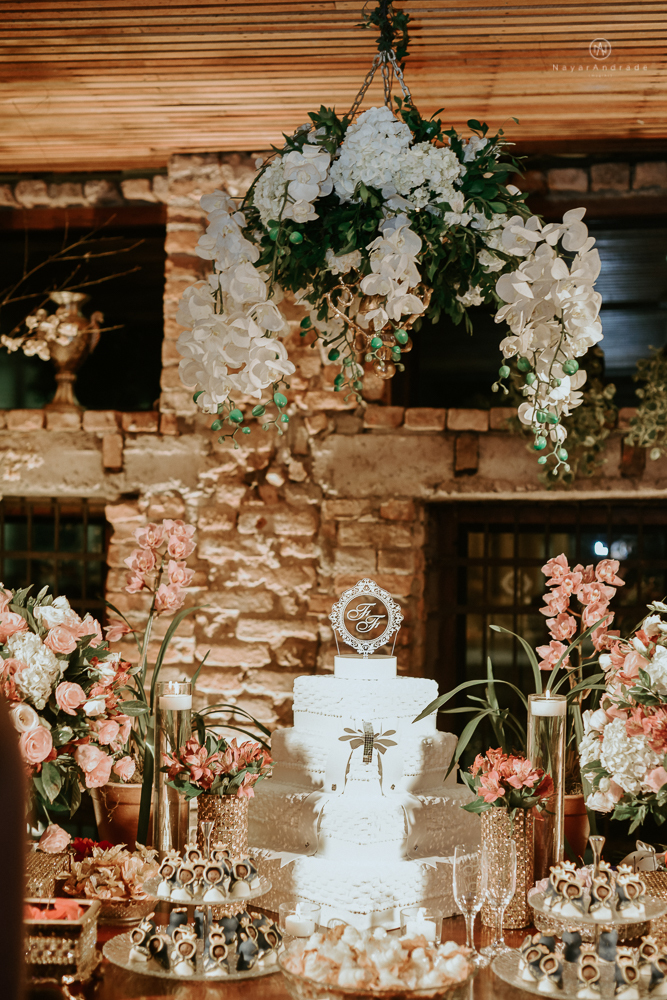 casamento realizado na igreja e salao tremendao em santos noiva com vestido modelo esclusivo de estilista assessoria jean michel cerimonial e beleza yan rodrigues make and hair casamento com detalhes rusticos e homenagem a nossa senhora aparecida 