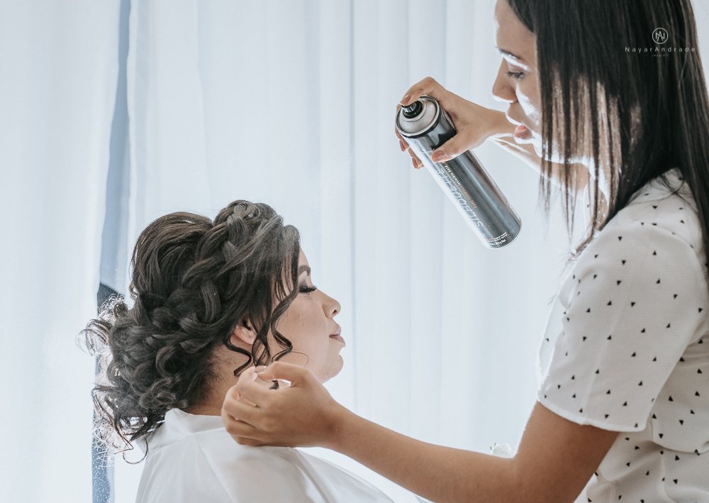 making of de noiva no salao mariana assis em cubatao fotografia nayara andrade modelo de maquiagem  e penteado para noiva casamento de dia