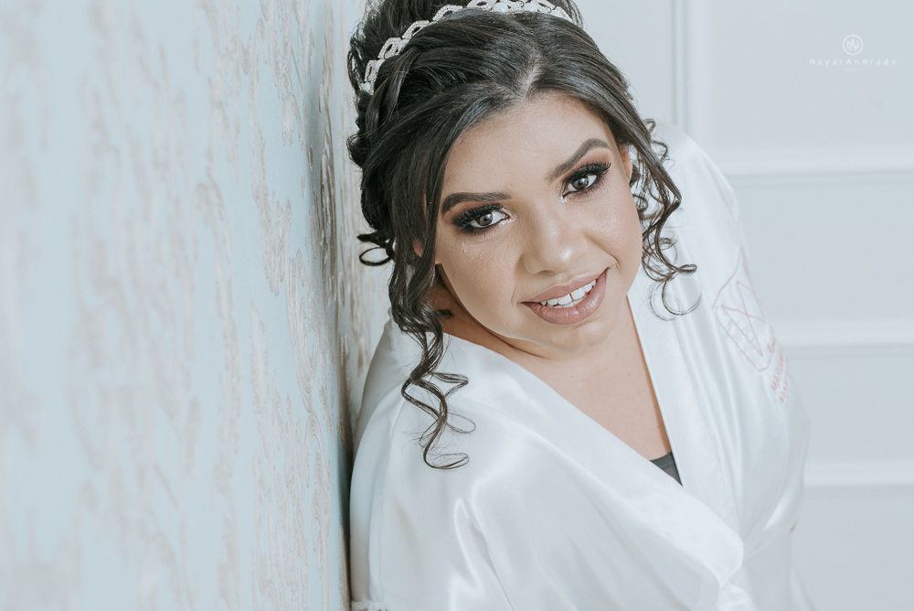 making of de noiva no salao mariana assis em cubatao fotografia nayara andrade modelo de maquiagem  e penteado para noiva casamento de dia