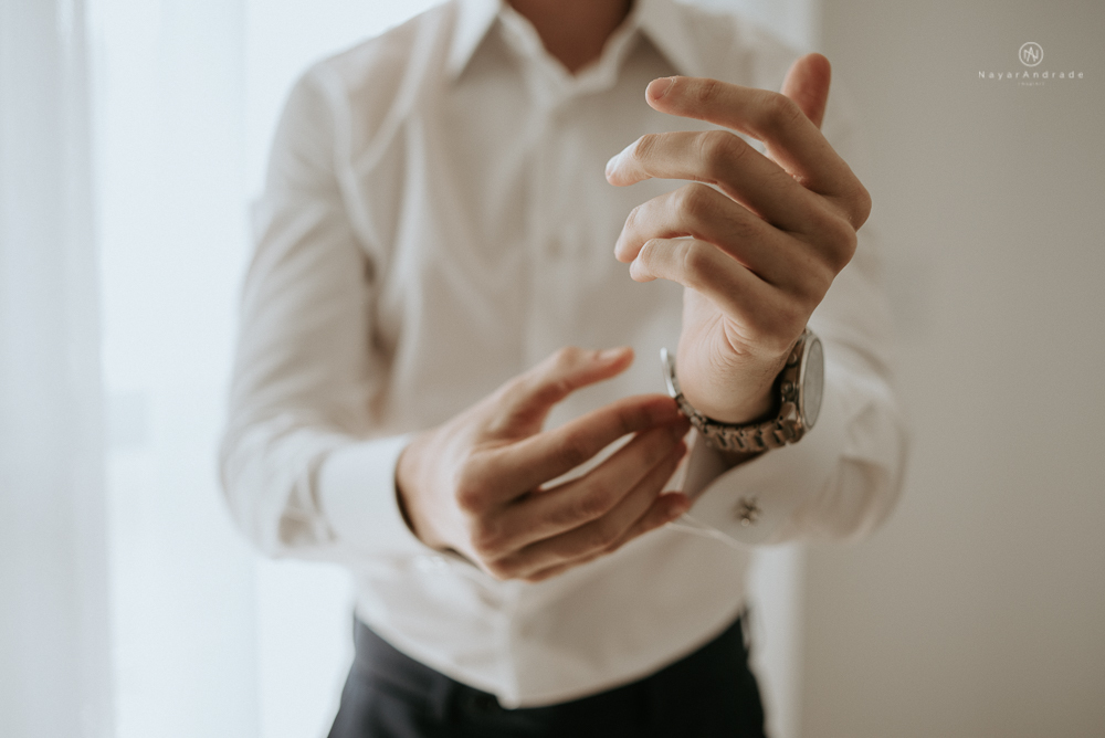 casamento rustico no campo de dia com cerimonia no jardim do sao vicente golf club noiva linda e classica com vestido de renda sem brilho e noivo de terno azul