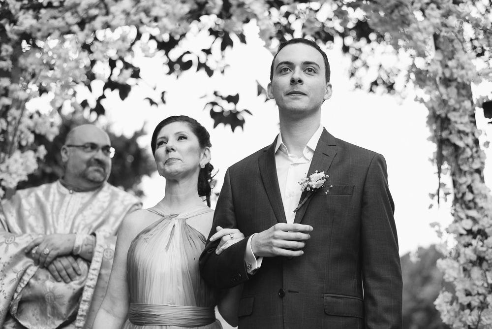 casamento rustico no campo de dia com cerimonia no jardim do sao vicente golf club noiva linda e classica com vestido de renda sem brilho e noivo de terno azul