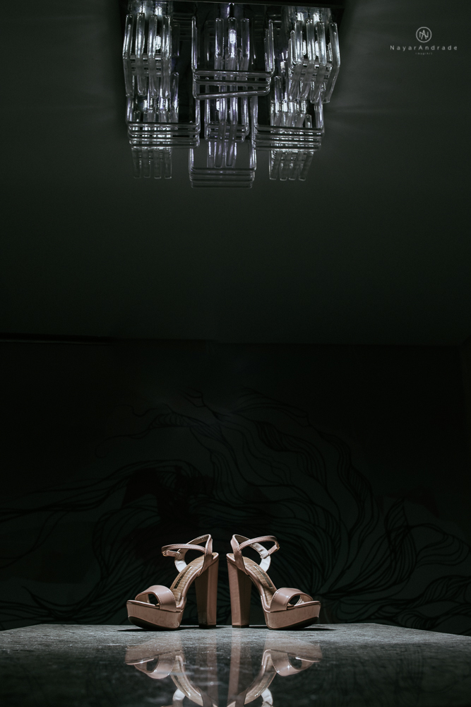 casamento rustico no campo de dia com cerimonia no jardim do sao vicente golf club noiva linda e classica com vestido de renda sem brilho e noivo de terno azul