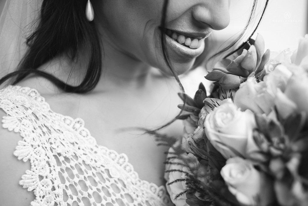 casamento rustico no campo de dia com cerimonia no jardim do sao vicente golf club noiva linda e classica com vestido de renda sem brilho e noivo de terno azul