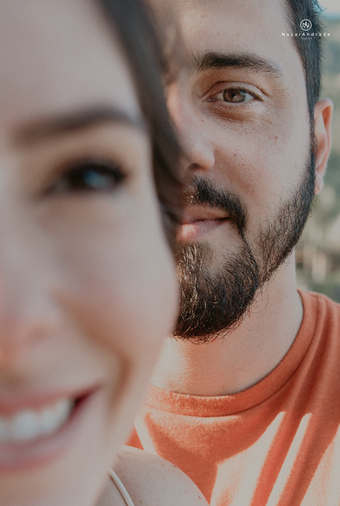 ensaio casal pre wedding feito na praia do guaruja de modo artistico diferente e emocionante fotos romanticas divertidas e sensuais feitas na agua  com drone 