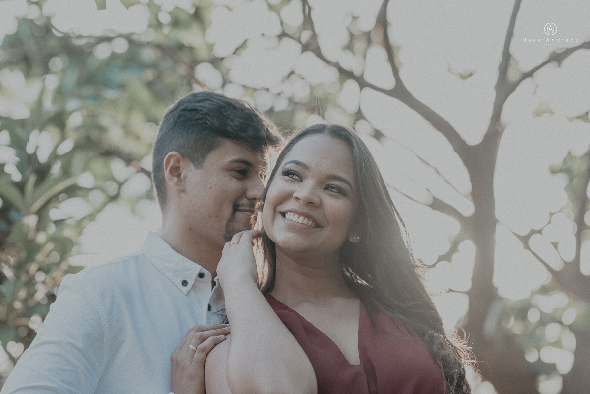 ensaio romantido pre wedding de casal no parque do ibirapuera em sao paulo em um fim de tarde com a fotografa nayara andrade de santos