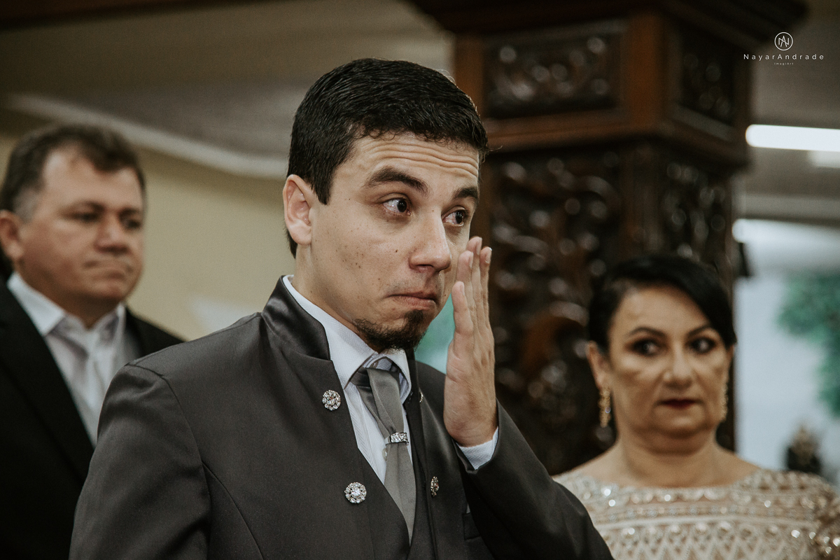 Fotos de cerimonia de casamento na igreja paroquia sao francisco de assis com fotos dos vitrais coloridos ideias de fotos artisticas na igreja