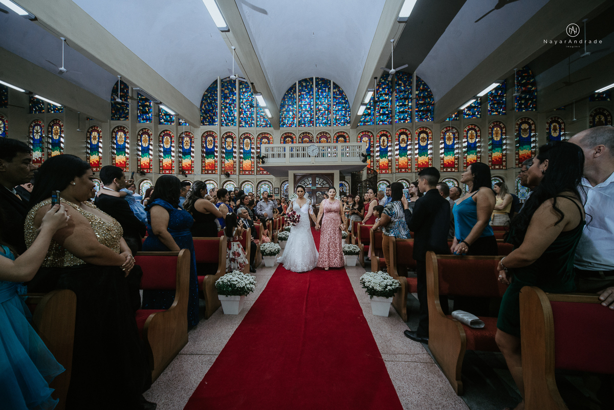 Fotos de cerimonia de casamento na igreja paroquia sao francisco de assis com fotos dos vitrais coloridos ideias de fotos artisticas na igreja