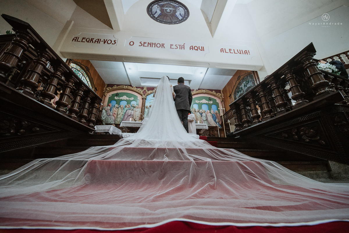 Fotos de cerimonia de casamento na igreja paroquia sao francisco de assis com fotos dos vitrais coloridos ideias de fotos artisticas na igreja