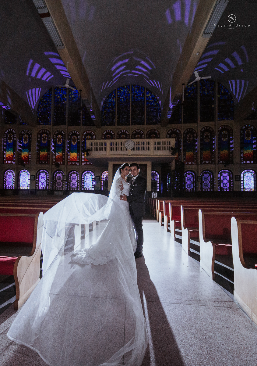 Fotos de cerimonia de casamento na igreja paroquia sao francisco de assis com fotos dos vitrais coloridos ideias de fotos artisticas na igreja
