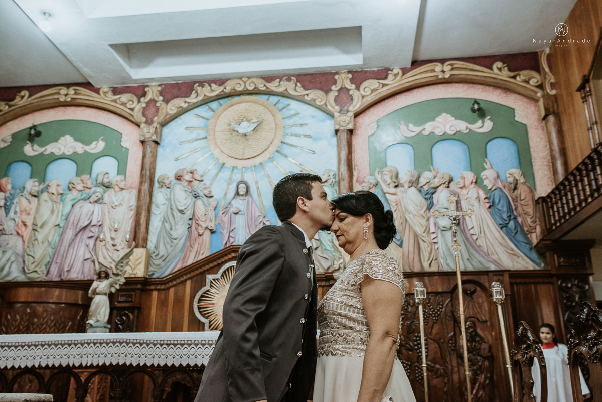 Fotos de cerimonia de casamento na igreja paroquia sao francisco de assis com fotos dos vitrais coloridos ideias de fotos artisticas na igreja