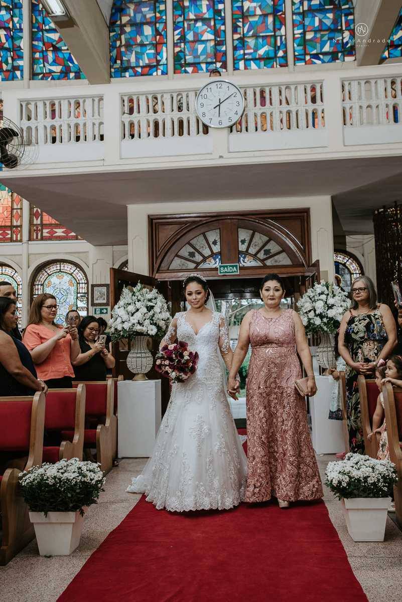 Fotos de cerimonia de casamento na igreja paroquia sao francisco de assis com fotos dos vitrais coloridos ideias de fotos artisticas na igreja