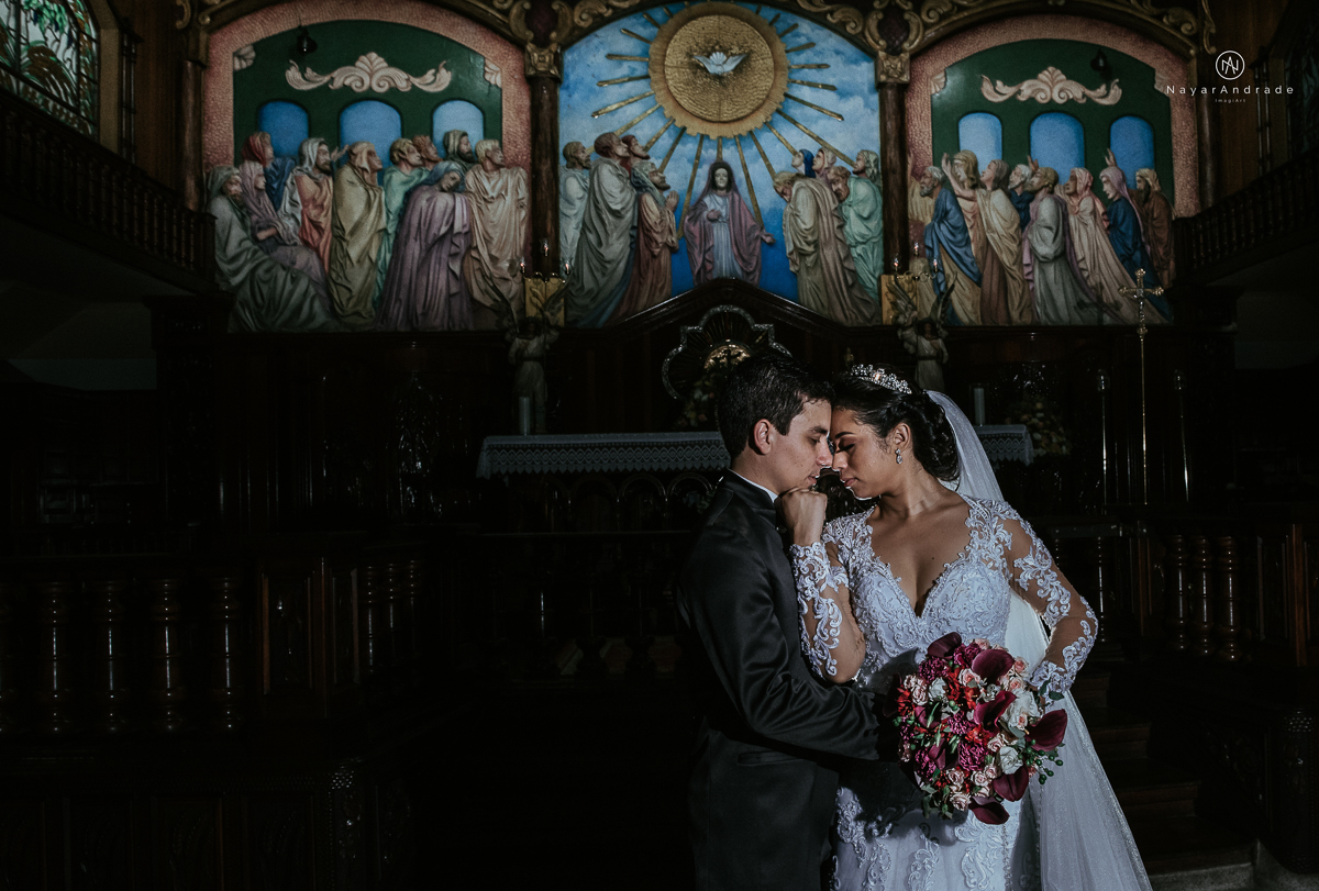 Fotos de cerimonia de casamento na igreja paroquia sao francisco de assis com fotos dos vitrais coloridos ideias de fotos artisticas na igreja