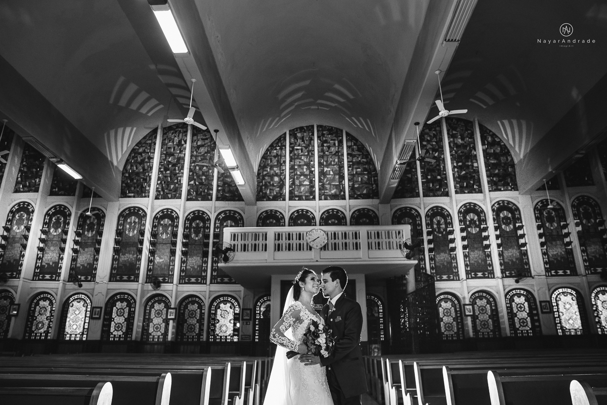 Fotos de cerimonia de casamento na igreja paroquia sao francisco de assis com fotos dos vitrais coloridos ideias de fotos artisticas na igreja