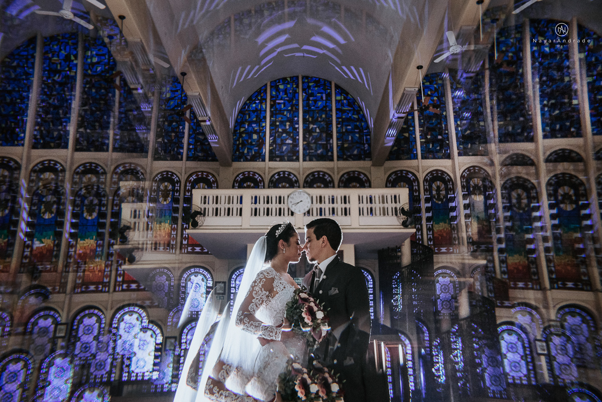 Fotos de cerimonia de casamento na igreja paroquia sao francisco de assis com fotos dos vitrais coloridos ideias de fotos artisticas na igreja