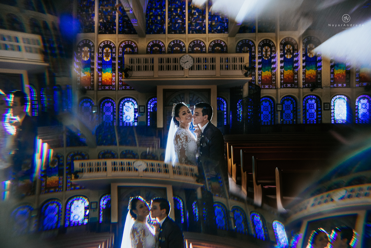 Fotos de cerimonia de casamento na igreja paroquia sao francisco de assis com fotos dos vitrais coloridos ideias de fotos artisticas na igrejaFotos de cerimonia de casamento na igreja paroquia sao francisco de assis com fotos dos vitrais coloridos ideias