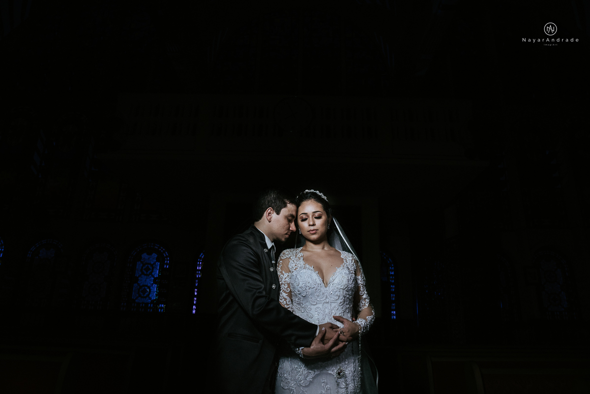 Fotos de cerimonia de casamento na igreja paroquia sao francisco de assis com fotos dos vitrais coloridos ideias de fotos artisticas na igreja