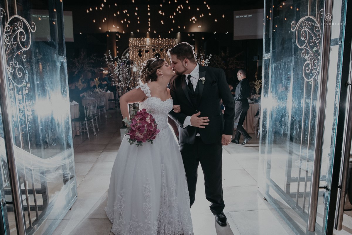 casamento em Sao paulo na casa bertolazzi casamento classico  casal jovem fotografa nayara andrade do litoral de sao paulo santos