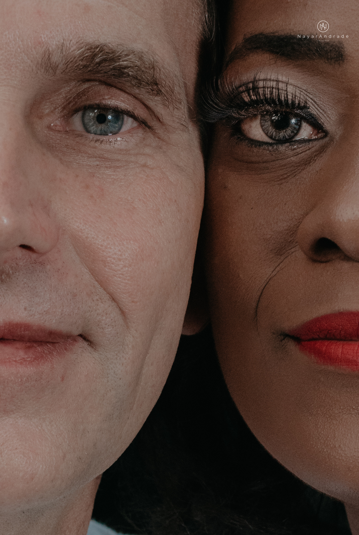 ensaio casal na praia das conchas e iporanga no guaruja ensaio romantico com casal de roupa branca e azul fotos na agua e na natureza vegetacao