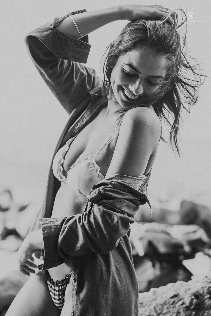 ensaio feminino feito na praia de biquini e camisao ensaio sensual fotos de book feminino espontaneo e ensaio feminino feito na praia de biquini e camisao ensaio sensual fotos de book feminino espontaneo e delicado