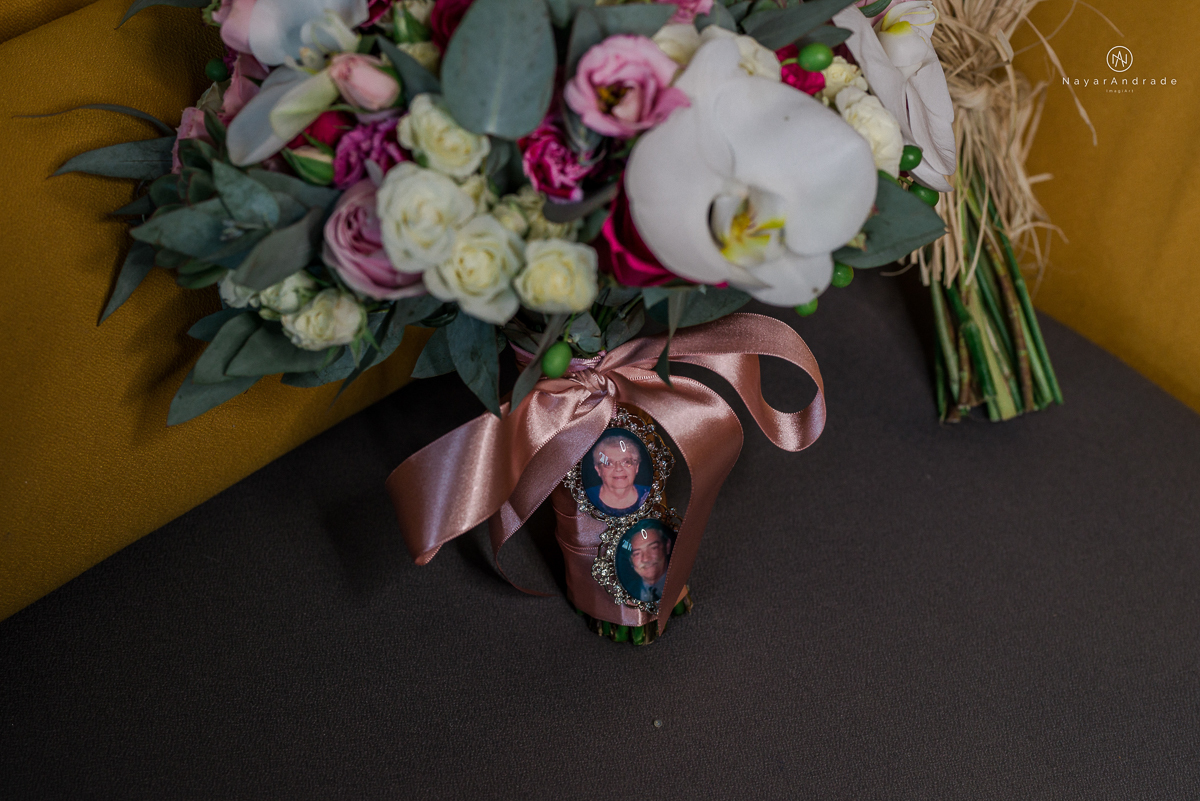 Making of de noiva feita por mariana assiss lounge mariana assis em cubatao casamento catolico em santos na igreja santo antonio do valongo cerimonia classica noiva com matilha de quarto metros 