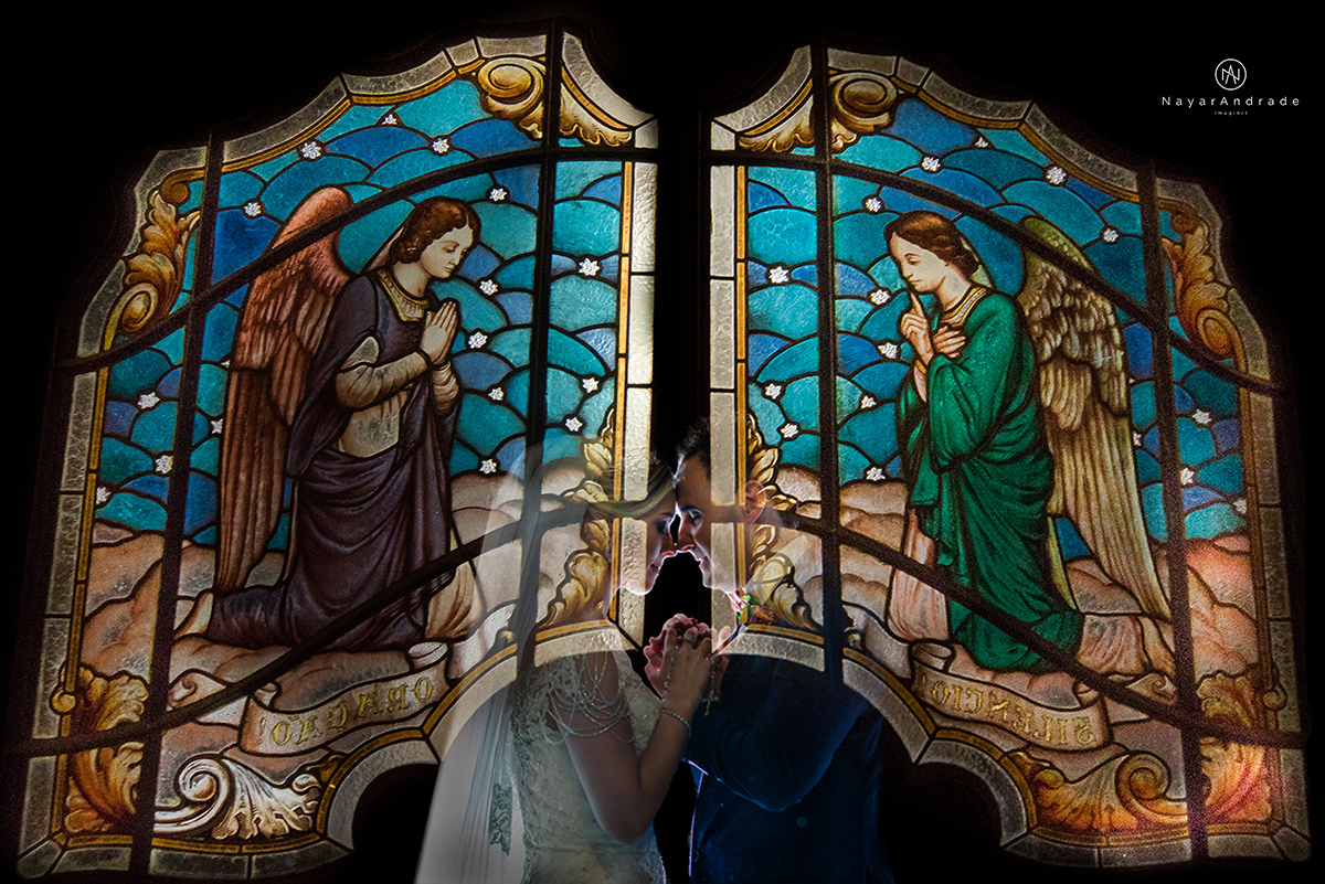 casamento catolico em santos na igreja santo antonio do valongo cerimonia classica noiva com matilha de quarto metros 