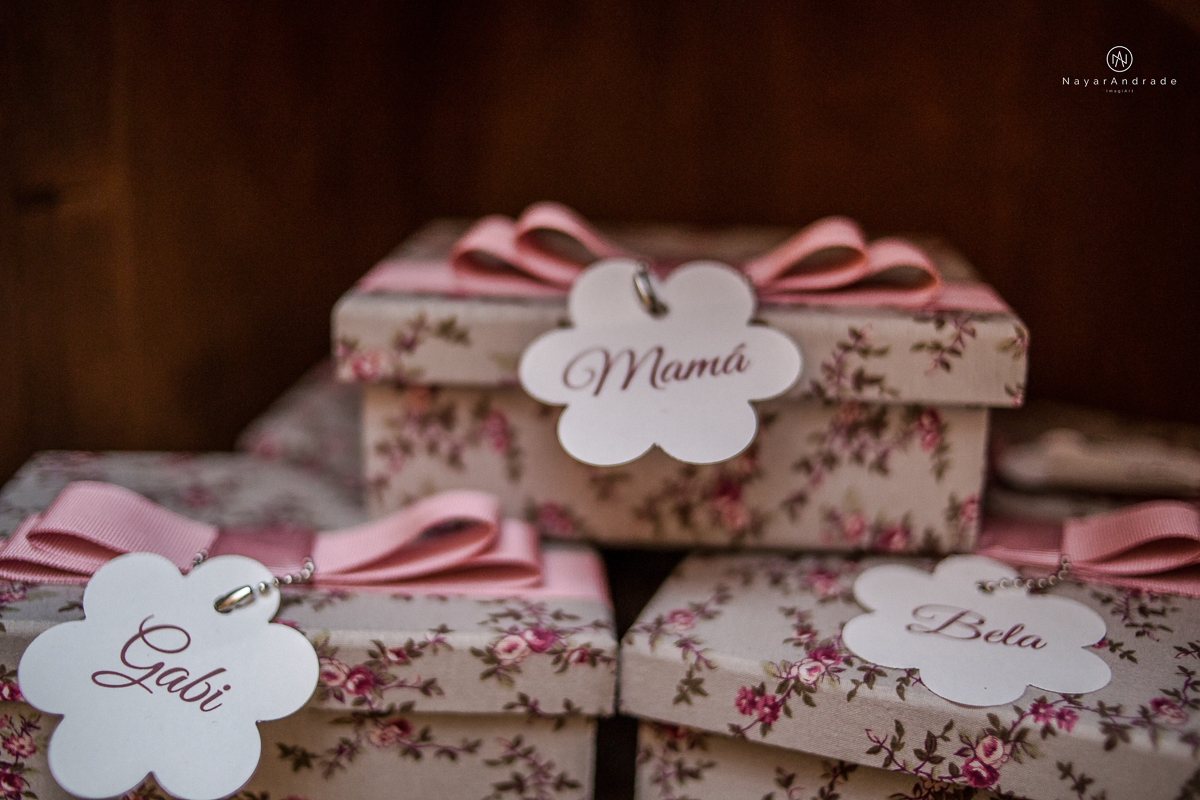 Doces da la brigoderia em santos doces finos CAsamento em santos na igreja santo antonio do valongo cerimonia classica noiva com matilha de quarto metros 