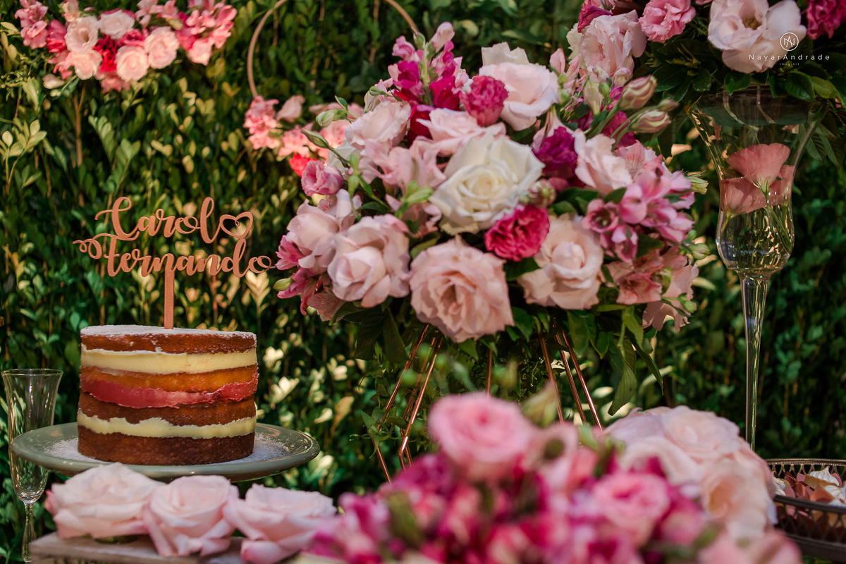 Doces da la brigoderia em santos doces finos CAsamento em santos na igreja santo antonio do valongo cerimonia classica noiva com matilha de quarto metros 