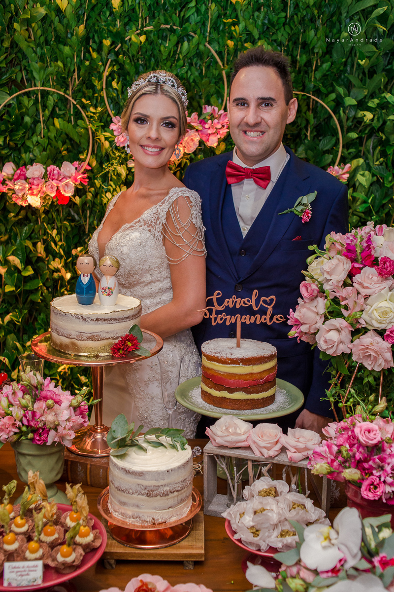 Doces da la brigoderia em santos doces finos CAsamento em santos na igreja santo antonio do valongo cerimonia classica noiva com matilha de quarto metros 