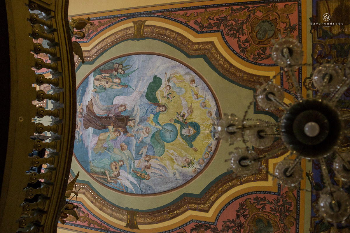 casamento catolico em santos na igreja santo antonio do valongo cerimonia classica noiva com matilha de quarto metros 