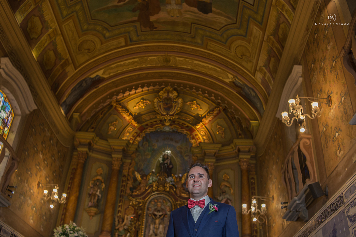 casamento catolico em santos na igreja santo antonio do valongo cerimonia classica noiva com matilha de quarto metros 