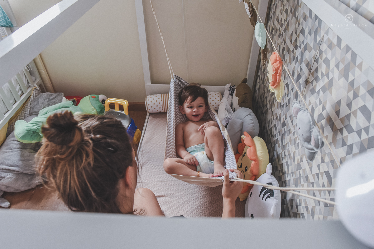 fotos lifestyle de acompanhamento familiar filhos meninos mae e pai mostrando o desenvolvimento natural de uma familia