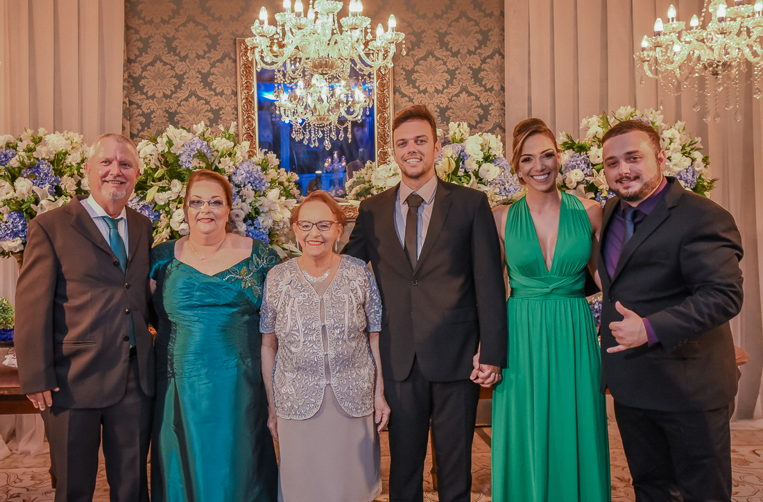 Festa de aniversario de 80 anos comemoracao em familia no clube sirio libanes em santos assessoria jean michel decoracao boulevar flores 