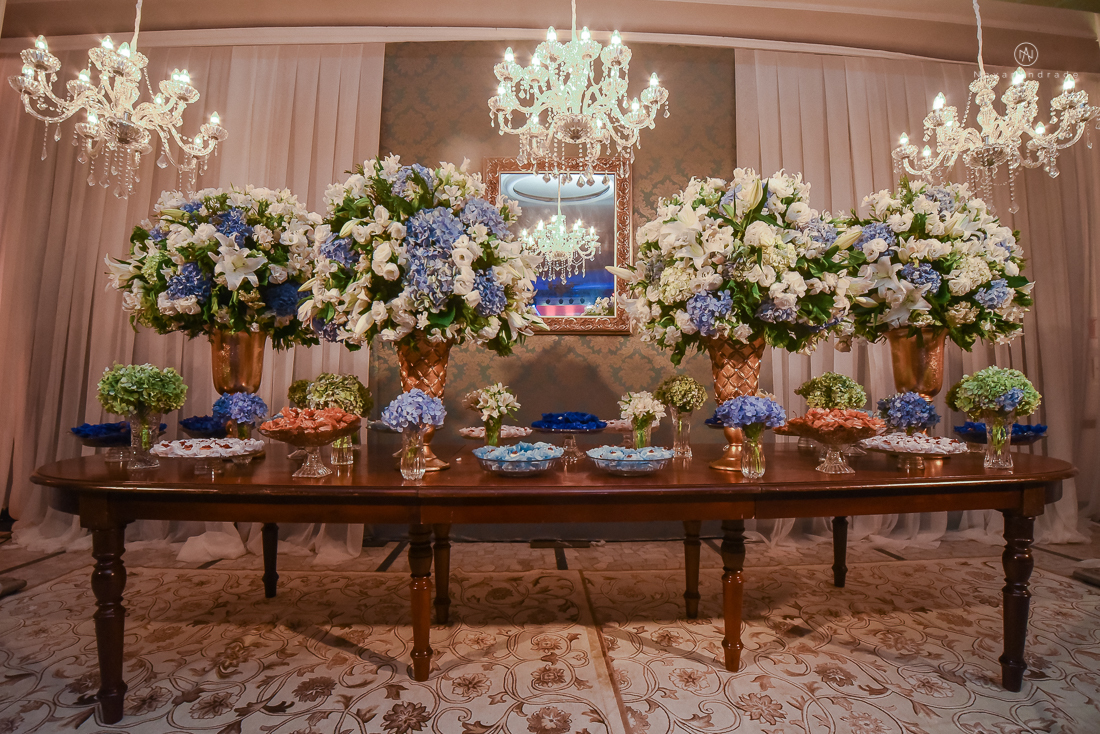 Festa de aniversario de 80 anos comemoracao em familia no clube sirio libanes em santos assessoria jean michel decoracao boulevar flores 