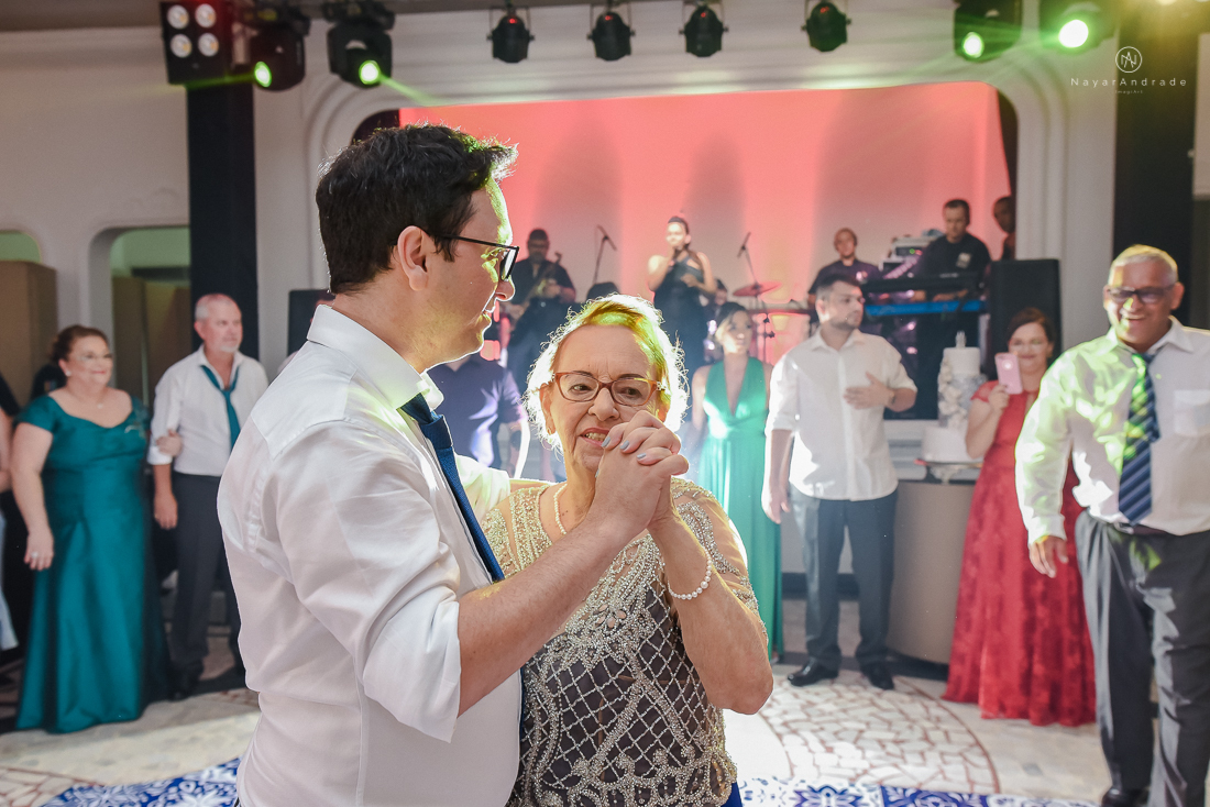 Festa de aniversario de 80 anos comemoracao em familia no clube sirio libanes em santos assessoria jean michel decoracao boulevar flores 