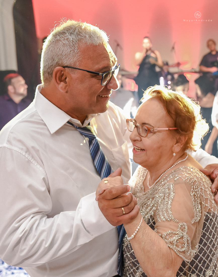 Festa de aniversario de 80 anos comemoracao em familia no clube sirio libanes em santos assessoria jean michel decoracao boulevar flores 