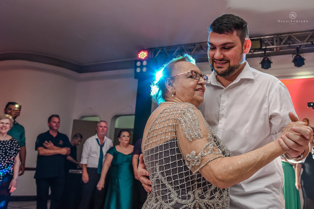 Festa de aniversario de 80 anos comemoracao em familia no clube sirio libanes em santos assessoria jean michel decoracao boulevar flores 
