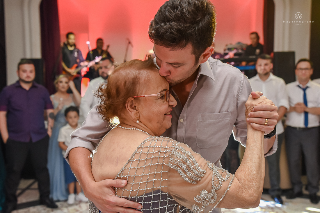 Festa de aniversario de 80 anos comemoracao em familia no clube sirio libanes em santos assessoria jean michel decoracao boulevar flores 