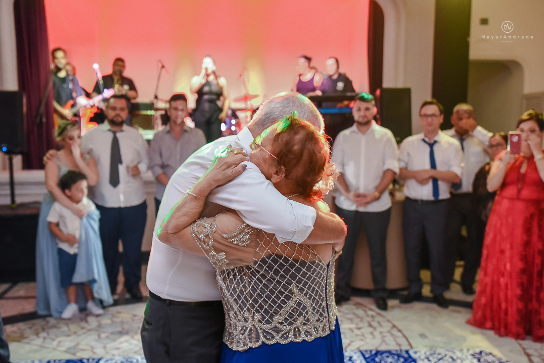 Festa de aniversario de 80 anos comemoracao em familia no clube sirio libanes em santos assessoria jean michel decoracao boulevar flores 