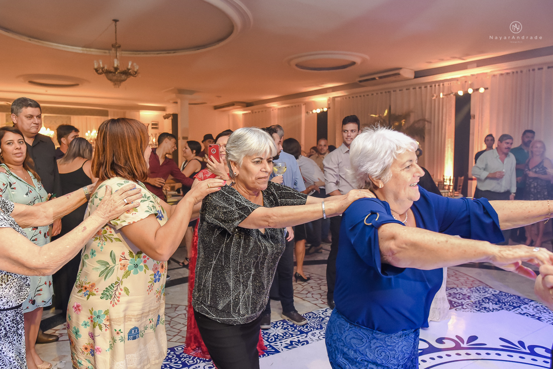 Festa de aniversario de 80 anos comemoracao em familia no clube sirio libanes em santos assessoria jean michel decoracao boulevar flores 