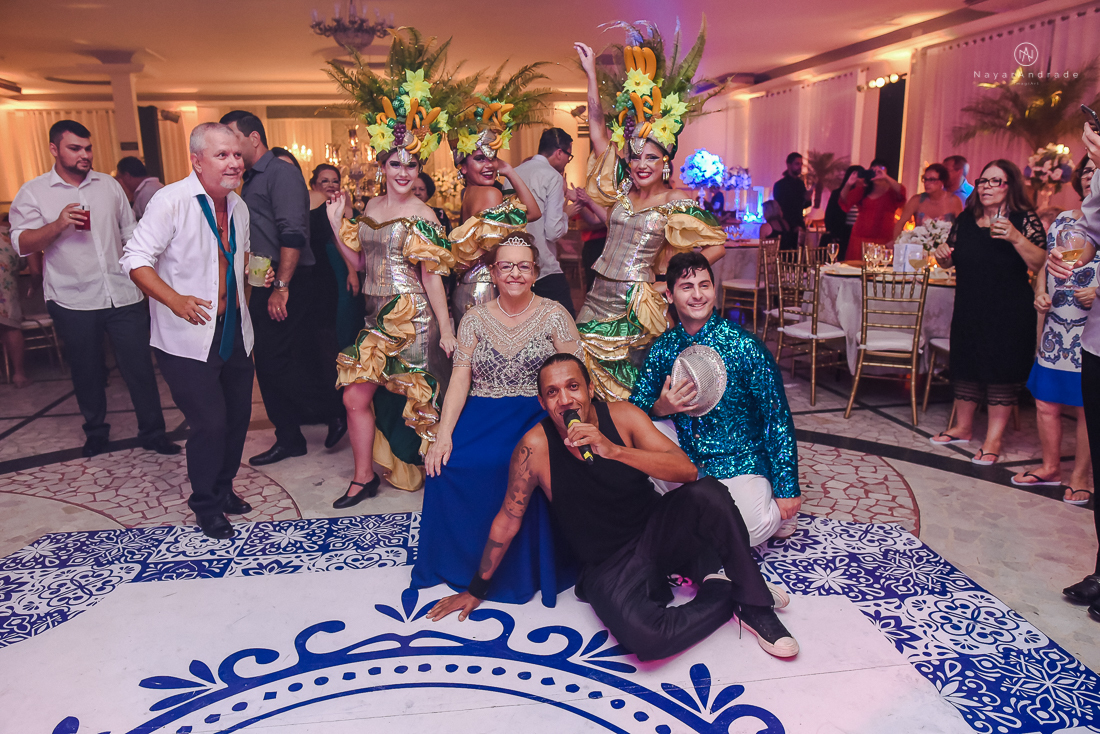 Festa de aniversario de 80 anos comemoracao em familia no clube sirio libanes em santos assessoria jean michel decoracao boulevar flores 